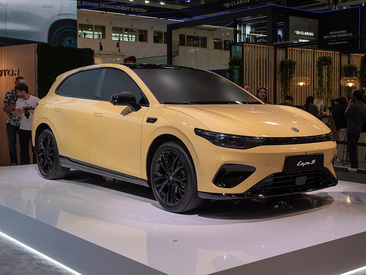 Leapmotor Leapmotor's MG4 rival is cleared for Australia. Now we wait on price., reviewed on CarTell.tv