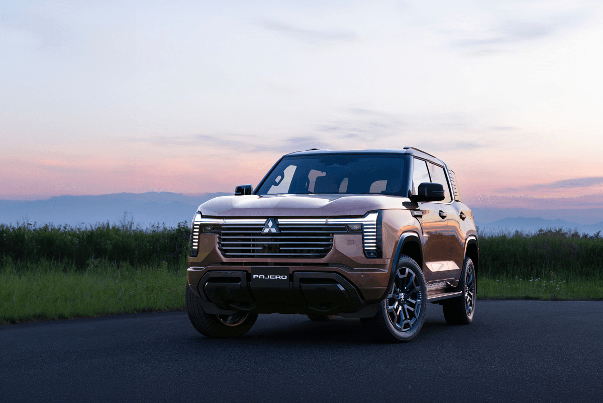 Mitsubishi Mitsubishi Reveals the All-New Pajero, a Diesel Ladder Frame Flagship Bound for Australia, reviewed on CarTell.tv