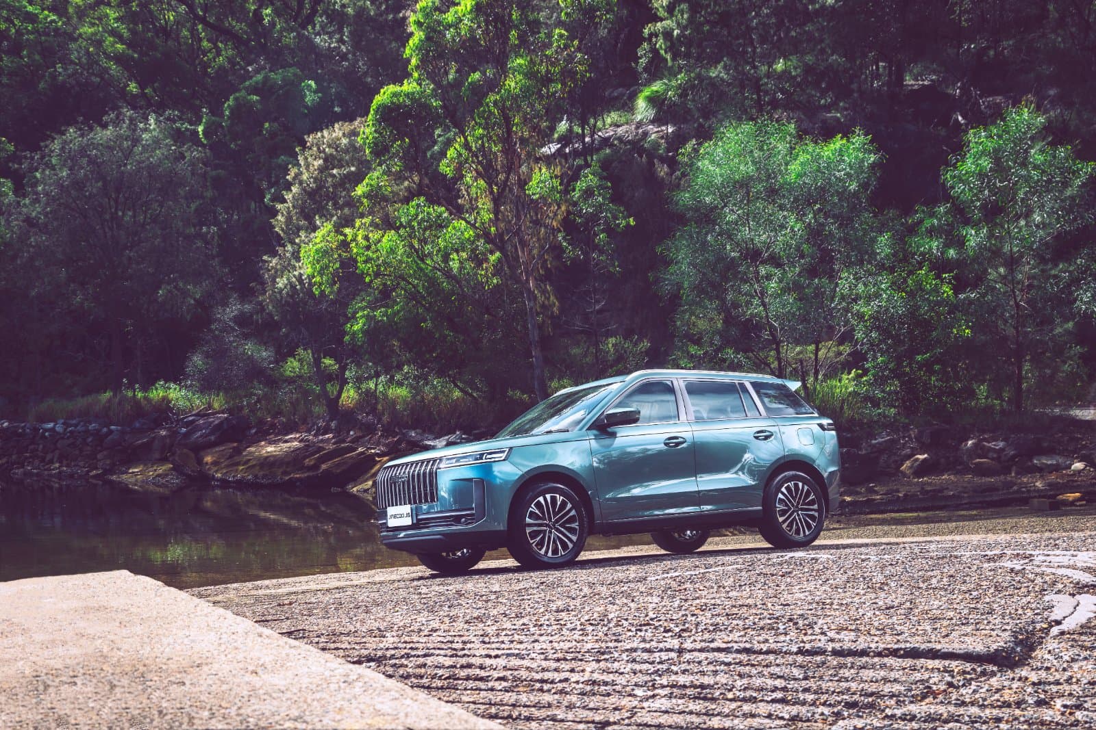 Jaecoo The Jaecoo J5 petrol is $25,990 driveaway. The maths just got harder for Mazda., reviewed on CarTell.tv