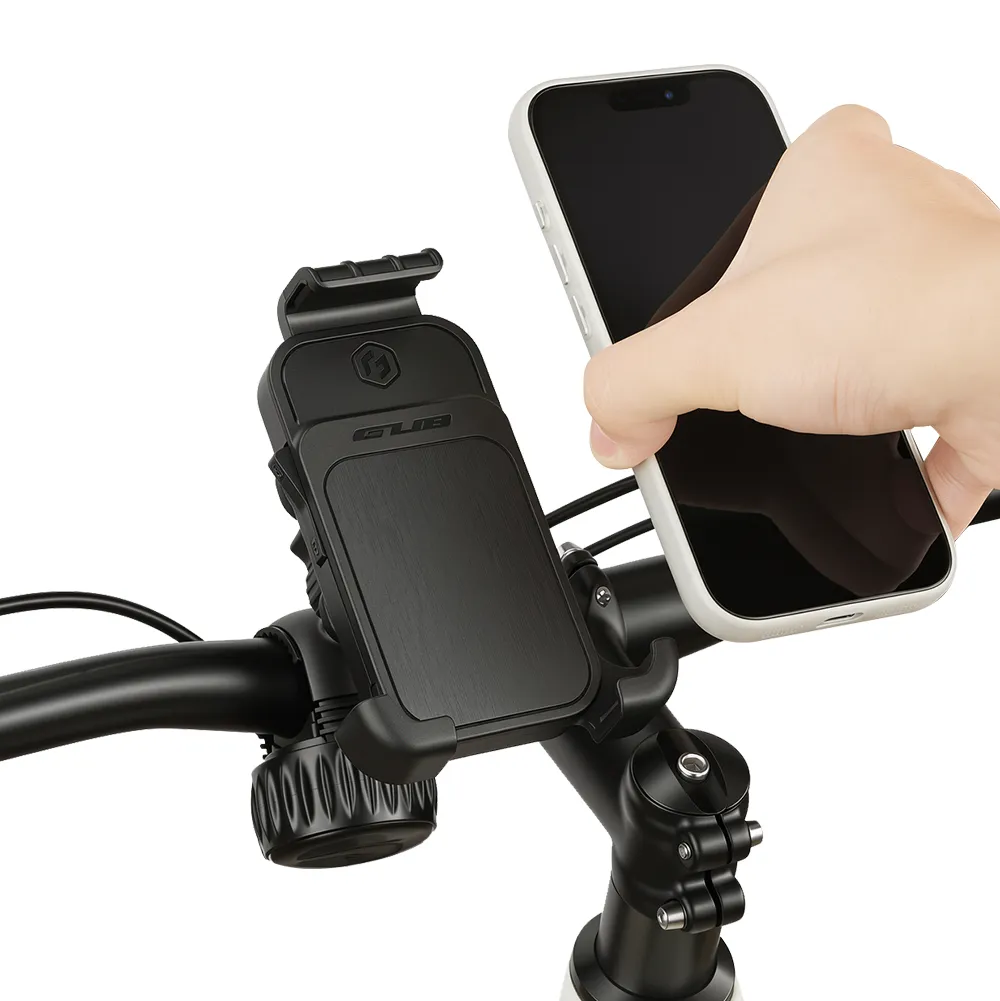 Taking a phone out of the GUB P19 with one hand